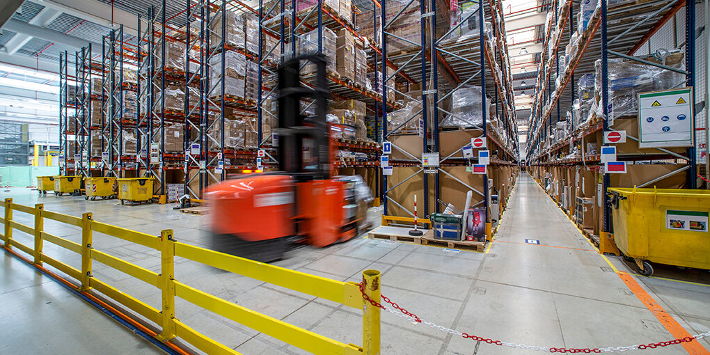 Unlocking the Full Potential of Amazon FBA Shipping Warehouse with forklifts