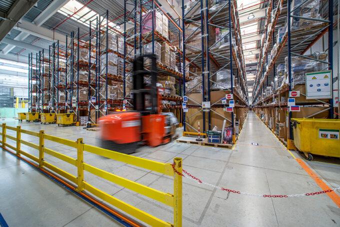 Unlocking the Full Potential of Amazon FBA Shipping Warehouse with forklifts
